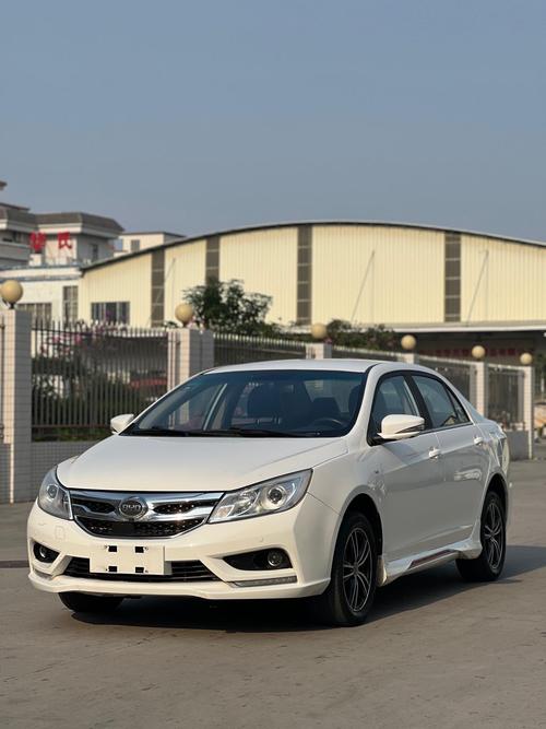 比亚迪速锐2016款报价及图片(比亚迪速锐价格表)